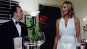 Während das Team in einem neuen verzwickten Fall ermittelt, hat Danny (Scott Caan, l.) eine ganz besondere Überraschung für seine Mutter (Melanie Griffith, r.) ...