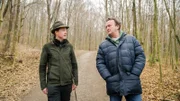 Hanno Settele (r.) mit dem Jäger Stephan Bertuch zum Thema „Hundeleinenverweigerer“.