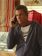Mike (Neil Flynn)
