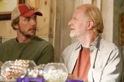 Mike (Dax Shepard, l.); Rudy (Ed Begley jr, r.)