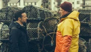 Die erste Spur führt Inspector Tom Mathias (Richard Harrington, li.) zu dem Verdächtigen Mark Watkins (Dyfrig Morris), der dem Ermordeten den Tod wünschte.