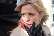 Patrizias (Miriam Lahnstein) Angst bestätigt sich, als sie angegriffen wird.