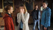 Marisa (Milena Dreissig) und Martin Born (Tim Bergmann, re.) fürchten um das Leben ihrer entführten Tochter. Commissario Sonja (Chiara Schoras, li.) und „Capo“ Matteo Zanchetti (Tobias Oertel) übernehmen die Ermittlungen.