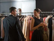 Reese (Jim Caviezel) hat als Bodyguard der verwöhnten und feierwütigen Sofia Campos (Paloma Guzman) so seine Mühen.
