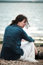 Jess (Katherine Waterston)