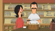 Linda (l.) ist geschockt, als sie erkennt, dass Bob (r.) von seinem neu gekauften Messer wie besessen ist ...