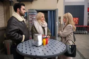 Cecilia (Carina Koller, M.) wirft Patrizia (Miriam Lahnstein) Manipulation vor. Links Baris (Metehan Demiröz)