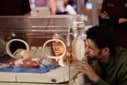 (l-r) Hope Lauren als Lynne Murphy, Daniel Dorr als Robert "Sully" Sulivan