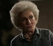 Hat einen Plan: Grandma Ida (Cloris Leachman) ...