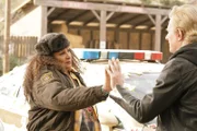 Constance (Pam Grier, l.); Rudy (Ed Begley jr., r.)