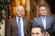 Rektor Nagel und Wöller sind nicht begeistert von der Hochzeit (v.li.: Gerhard Acktun, Fritz Wepper).