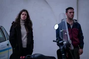 Laia Costa als Sofia Flores