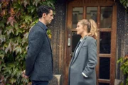 L-R: Matthew Clairmont (Matthew Goode)  and Diana Bishop (Teresa Palmer)