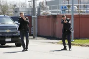 Donald Ressler (Diego Klattenhoff, l.)
