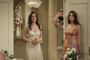 Mia (Emmanuelle Vaugier, l.); Kandi (April Bowlby, r.)