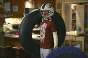Axl (Charlie McDermott)