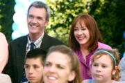 Mike (Neil Flynn, l.); Frankie (Patricia Heaton, r.)