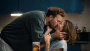 David (David Helmut) und Lena (Lena Meckel) sind total verliebt.