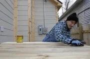 Auf Karen (Bild) und ihre Tochter wartet richtig viel Arbeit, denn das Haus, was sie für nur $4500 gekauft haben, ist eigentlich nur noch eine Ruine ...