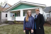 Mit ganz viel Kreativität und unkonventionellen Ideen wollen Mina (l.) und Karen (r.) ein altes Doppelhaus in ein geräumiges Einfamilienhaus verwandeln ...
