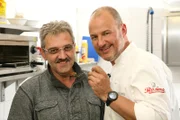 Frank Rosin (r.) will Axel (l.) und dessen Bistro "Papala Pub" helfen und ihm endlich die Gäste verschaffen, die er dringend braucht ...