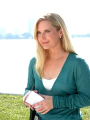 Ermittelt in einem verzwickten Mordfall: Calleigh Duquesne (Emily Procter) ...