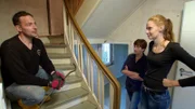 Sandra (re.) und ihr Freund Mark (li.) bauen sich ihr Traumhaus. Sie träumt von einer perfekten Küche. Doch Mark scheint noch andere Pläne zu haben.