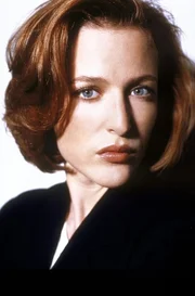 (7. Staffel) - Die FBI-Agentin Dana Scully (Gillian Anderson) findet auf viele Fragen keine Antworten. (7. Staffel) - Die FBI-Agentin Dana Scully (Gillian Anderson) findet auf viele Fragen keine Antworten.