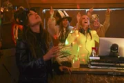 Sierra (Nicole Richie, r.)