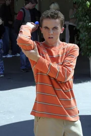 Frankie Muniz (Malcolm).