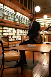Massimo Ruggero (Alessandro Borghi)