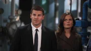 Booth (David Boreanaz) und Brennan (David Boreanaz) versuchen herauszufinden, wie die Leichenteile eines Mannes Meilen von seinem eigentlichen Aufenthaltsort in die Kanalisation gelangen konnten.