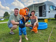 Marcel (r.) und Daniela und ihr Sohn Moritz.