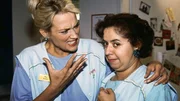 Rita (Gaby Köster, l.) platzt der Kragen! Gisi (Franziska Traub) soll ihren neuen Freund Frank in die Wüste schicken. Der nimmt sie doch nur aus!