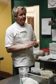 Gordon Ramsay wird nach California ins Kingston Café gerufen, denn deren Besitzer haben Angst, dass sie ihr Lebenswerk verlieren ...