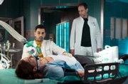 Dr. Kai Hoffmann hat es am Vortag nicht geschafft, seine sture ehemalige Bundeswehr-Kameradin Maxima Dobenko von weiteren Untersuchungen zu überzeugen. Am nächsten Morgen liegt sie bewusstlos auf dem Tisch von Dr. Ilay Demir und ihr Leben steht auf dem Spiel.