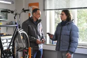 Mike (Harry Blank, links) erfährt von Till (Marinus Hohmann), dass dieser die Job-Challange absagen möchte.