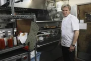 Gordon Ramsay hilft dem Personal des "La Frite", den Laden wieder in Gang zu bringen und neue Kunden anzulocken ...