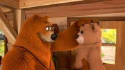 Als Grizzy den Stoffteddy entdeckt, hält er ihn für sein Ebenebild und möchte viel Zeit mit ihm verbringen. Doch die Lemminge wollen natürlich auch an ihre Schokocreme, die sich im Inneren des Stoffbären befindet.  +++
