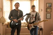Mike (Dax Shepard, l.); Jacob (JT Neal, r.)