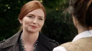 Die Regionalleiterin Caroline Cowan (Brigid Brannagh) will so schnell wie möglich die nächste Filiale der Kaufhauskette 'Value-More' in einer Kleinstadt eröffnen. Selbst ein scheinbar verseuchter Boden, kann die gewiefte Geschäftsfrau nicht aufhalten.