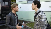 Mark (Andreas Guenther, l.) reißt in seinem ehemaligen Bandkollegen Tom Schmidt (Thomas Fränzel) alte Wunden auf.