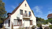 Mitten im Umbau des renovierungsbedürfitigen Hauses kommt es für die Familie zu einem harten Schicksalsschlag...