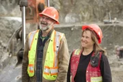 In dem 35-Seelen-Dorf Jade City im Norden von British Columbia dreht sich alles um Edelsteine. Der Großteil der Bewohner arbeitet in der Jade-Mine von Claudia Bunce (r.) und ihrem Mann Robin (l.).