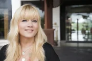 Julia Leischiks Mission: Verschwundene Menschen wiederzufinden und lange Zeit getrennte Familien wieder zusammenzubringen ...