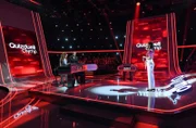 Moderatorin Esther Sedlaczek (r.) mit den Kandidaten des Teams "Schauspiel": Klara Deutschmann und Heikko Deutschmann  (v.l. am Panel)