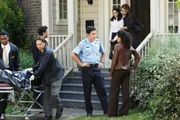 DAVID CONRAD, VANESSA MARANO (BACKGROUND), ION OVERMAN, MOLLY HAGEN (BACKGROUND)