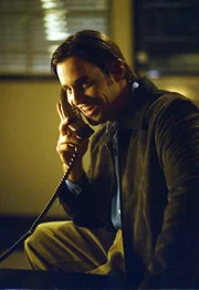Xander (Nicholas Brendon) freut sich sehr über seine neue Wohnung ...