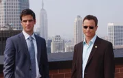 Detective Donald Flack (Eddie Cahill, l.) und Mack Taylor (Gary Sinise).