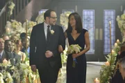 Warten J.T. (Austin Basis, l.) und Tess (Nina Lisandrello, r.) wirklich, bis die Hochzeit vorbei ist, bevor sie Vincent und Catherine von ihrer Trennung erzählen?